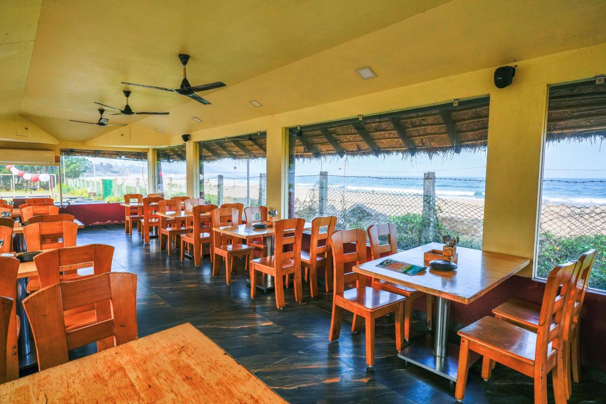 ויסאקפאטנם Shore Front Resort מראה חיצוני תמונה
