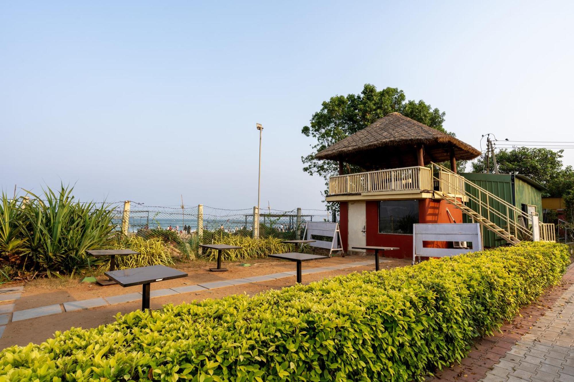 ויסאקפאטנם Shore Front Resort מראה חיצוני תמונה
